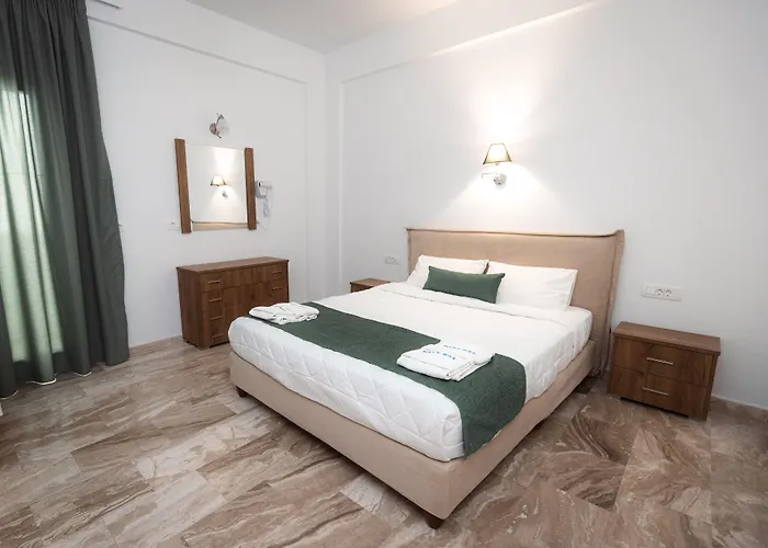 Marybill 4* Perissa (Santorini)