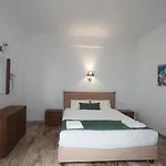 Marybill 4* Perissa (Santorini)