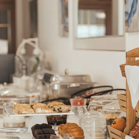 Hotel Marybill Perissa (Santorini)