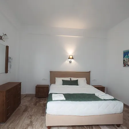 Marybill 4* Perissa (Santorini)