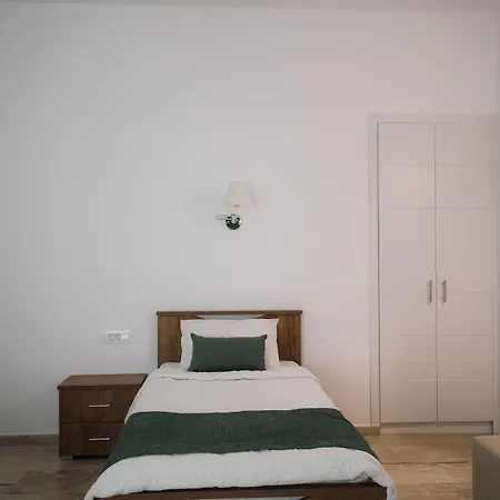 Marybill Perissa (Santorini)