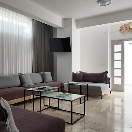 Marybill 4* Perissa (Santorini)