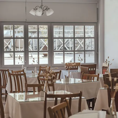 Marybill 4* Perissa (Santorini)