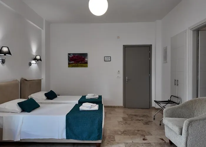 Hotel Marybill Perissa (Santorini)