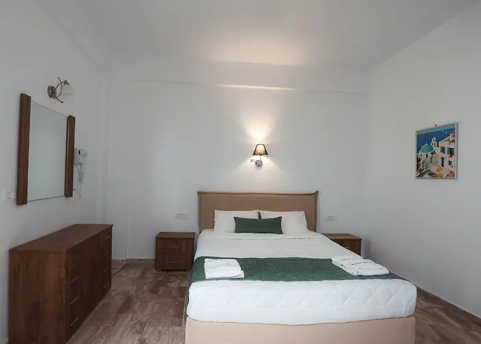 Marybill 4* Perissa (Santorini)