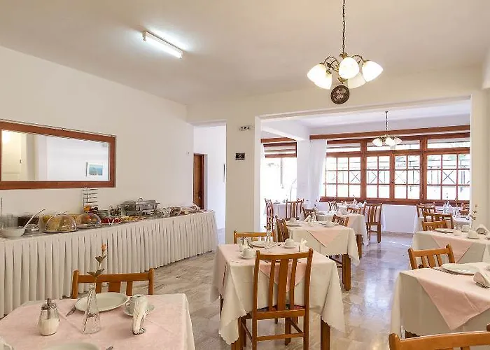 Marybill Hotel Perissa (Santorini)